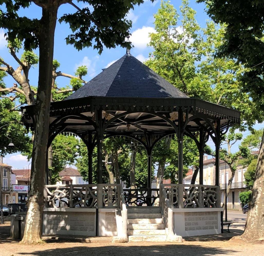 Lavardac - Maison De Village Gascogne Landes المظهر الخارجي الصورة